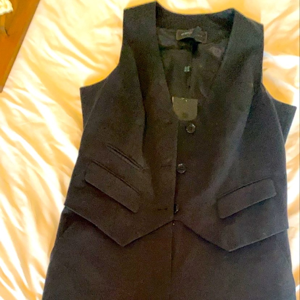 BCBG Pants suit, never worn, tags on